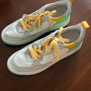 Oncept Phoenix sneaker 9.5